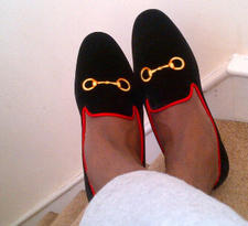 blackvelvet shoe wit red tapin 