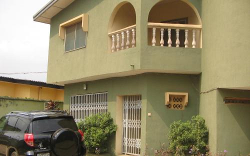 A TASTEFULLY & LOVELY 5 BEDROOM DUPLEX 