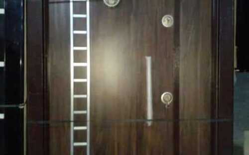 Laminar door