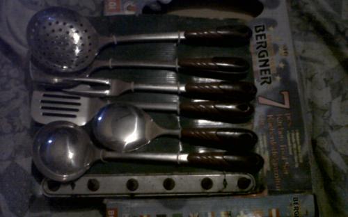 A set of new 7 packs Kitchen tool set