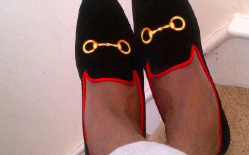 blackvelvet shoe wit red tapin 